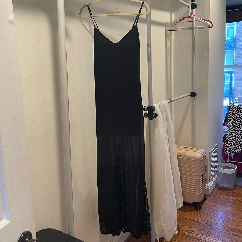 Lulu’s Black Lace Maxi Dress Small